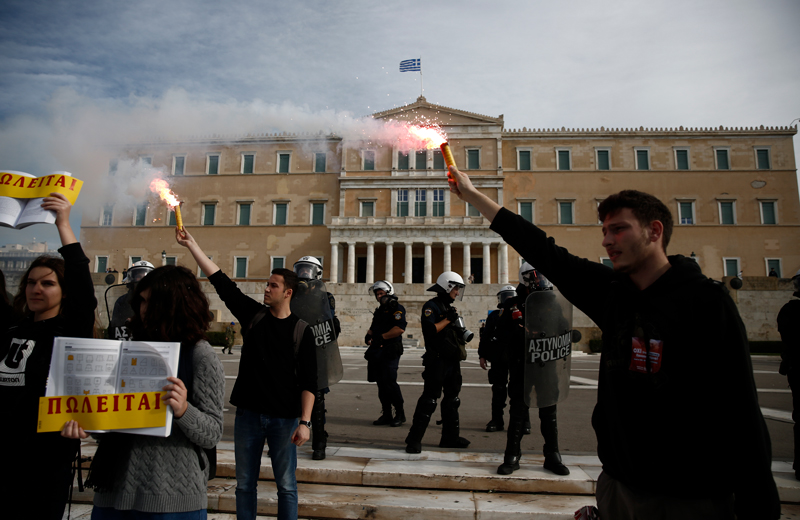 &Phi;&omicron;&iota;&tau;&eta;&tau;έ&sigmaf; &kappa;&alpha;&iota; &mu;&alpha;&theta;&eta;&tau;έ&sigmaf; &delta;&iota;&alpha;&delta;&eta;&lambda;ώ&nu;&omicron;&upsilon;&nu; &delta;&iota;&alpha;&mu;&alpha;&rho;&tau;&upsilon;&rho;ό&mu;&epsilon;&nu;&omicron;&iota; &epsilon;&nu;ά&nu;&tau;&iota;&alpha; &sigma;&tau;&omicron; &kappa;&upsilon;&beta;&epsilon;&rho;&nu;&eta;&tau;&iota;&kappa;ό &sigma;&chi;έ&delta;&iota;&omicron; &gamma;&iota;&alpha; &tau;&eta; &lambda;&epsilon;&iota;&tau;&omicron;&upsilon;&rho;&gamma;ί&alpha; &mu;&eta; &kappa;&rho;&alpha;&tau;&iota;&kappa;ώ&nu; &pi;&alpha;&nu;&epsilon;&pi;&iota;&sigma;&tau;&eta;&mu;ί&omega;&nu; &sigma;&tau;&eta; &chi;ώ&rho;&alpha;. &Alpha;&theta;ή&nu;&alpha;, &Pi;έ&mu;&pi;&tau;&eta; 25 &Iota;&alpha;&nu;&omicron;&upsilon;&alpha;&rho;ί&omicron;&upsilon; 2024. &Alpha;&Pi;&Epsilon;-&Mu;&Pi;&Epsilon; / &Omicron;&rho;έ&sigma;&tau;&eta;&sigmaf; &Pi;&alpha;&nu;&alpha;&gamma;&iota;ώ&tau;&omicron;&upsilon;