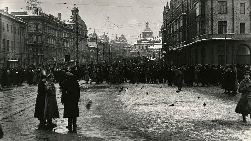 &Tau;&omicron; &pi;&rho;&alpha;&xi;&iota;&kappa;ό&pi;&eta;&mu;&alpha; &tau;&omicron;&upsilon; &Omicron;&kappa;&tau;&omega;&beta;&rho;ί&omicron;&upsilon; 1917 &mu;&epsilon;&tau;ά &tau;&eta;&nu; &Epsilon;&pi;&alpha;&nu;ά&sigma;&tau;&alpha;&sigma;&eta; &tau;&omicron;&upsilon; &Phi;&epsilon;&beta;&rho;&omicron;&upsilon;&alpha;&rho;ί&omicron;&upsilon;