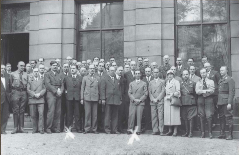 &Omicron; &phi;ό&nu;&omicron;&sigmaf; &omega;&sigmaf; &laquo;&lambda;&epsilon;&iota;&tau;&omicron;ύ&rho;&gamma;&eta;&mu;&alpha;&raquo;