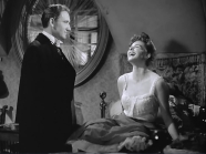 Σκηνή από την ταινία Δόκτωρ Τζέκυλ και κύριος Χάιντ (Dr Jekyll and Mr Hyde), του 1941. Οι Σπένσερ Τρέισι ως Δρ. Χένρι Τζέκυλ/Χάιντ και Ίνγκριντ Μπέργκμαν ως Άιβυ Πήτερσον. Σκηνοθεσία: Βίκτορ Φλέμινγκ.