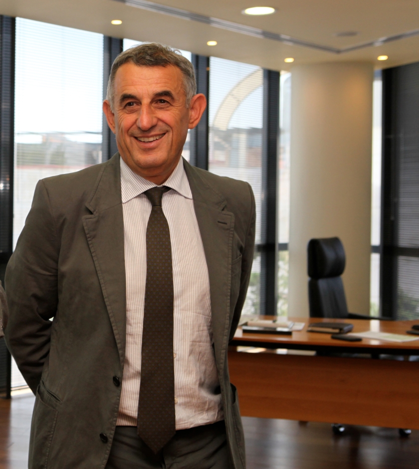 &Kappa;ώ&sigma;&tau;&alpha;&sigmaf; &Alpha;&pi;&omicron;&sigma;&tau;&omicron;&lambda;ί&delta;&eta;&sigmaf;: &eta; &lambda;&alpha;&mu;&pi;&rho;ό&tau;&epsilon;&rho;&eta; &tau;&omega;&nu; &lambda;&alpha;&mu;&pi;&rho;ώ&nu; &epsilon;&xi;&alpha;&iota;&rho;έ&sigma;&epsilon;&omega;&nu;