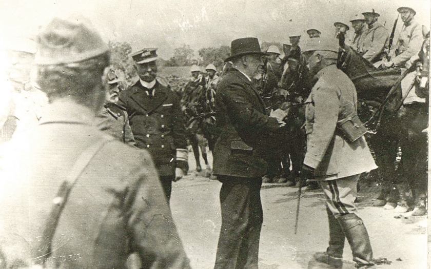 &laquo;&Delta;&epsilon;&nu; &upsilon;&pi;ή&rho;&xi;&alpha;&nu; ή&rho;&omega;&epsilon;&sigmaf; &epsilon;&delta;ώ&raquo;: &Tau;&omicron; &laquo;&xi;&epsilon;&chi;&alpha;&sigma;&mu;έ&nu;&omicron;&raquo; &Mu;&alpha;&kappa;&epsilon;&delta;&omicron;&nu;&iota;&kappa;ό &Mu;έ&tau;&omega;&pi;&omicron;