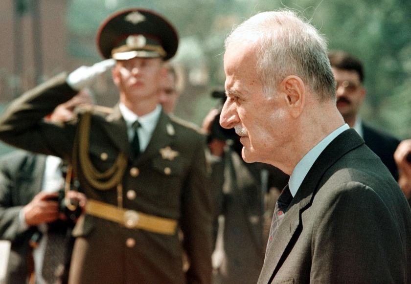 &Eta; &mu;&pi;&epsilon;&rho;&delta;&epsilon;&mu;έ&nu;&eta; &iota;&sigma;&tau;&omicron;&rho;ί&alpha; &tau;&omicron;&upsilon; &Nu;&alpha;&zeta;ί &phi;&upsilon;&gamma;ά &kappa;&alpha;&iota; &tau;&omega;&nu; &Sigma;&upsilon;&rho;&iota;&alpha;&kappa;ώ&nu; &Mu;&upsilon;&sigma;&tau;&iota;&kappa;ώ&nu; &Upsilon;&pi;&eta;&rho;&epsilon;&sigma;&iota;ώ&nu;