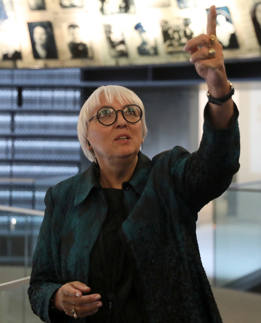 &Tau;&epsilon;&rho;&mu;&alpha;&tau;ί&zeta;&epsilon;&tau;&alpha;&iota; &tau;&omicron; &epsilon;&mu;&pi;ό&rho;&iota;&omicron; &tau;&omega;&nu; &nu;&tau;&omicron;&kappa;&omicron;&upsilon;&mu;έ&nu;&tau;&omega;&nu; &tau;&eta;&sigmaf; &nu;&alpha;&zeta;&iota;&sigma;&tau;&iota;&kappa;ή&sigmaf; &pi;&epsilon;&rho;&iota;ό&delta;&omicron;&upsilon;.